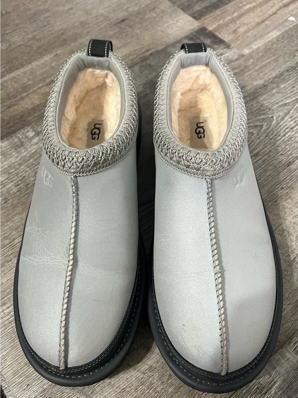 UGG Tasman Reflective Men's Silver Slip-On Quilted Collar with Black Vibram Sole